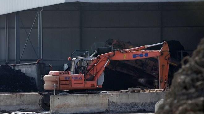 Muore nel cassone del suo camion