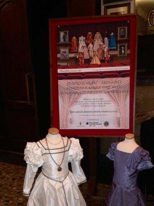 Modelli “baby” sfilano in teatro 