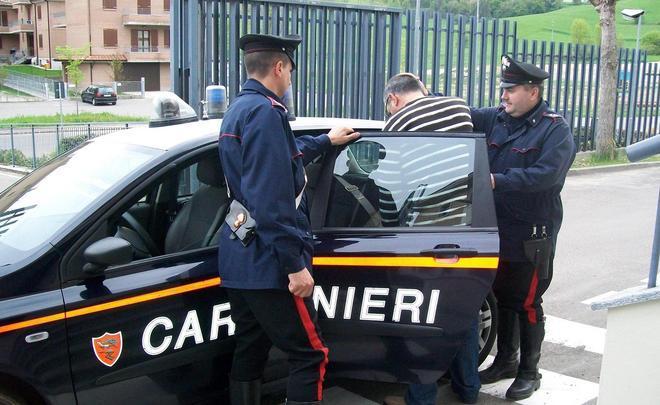 Sequestrato e ferito da tre usurai armati 