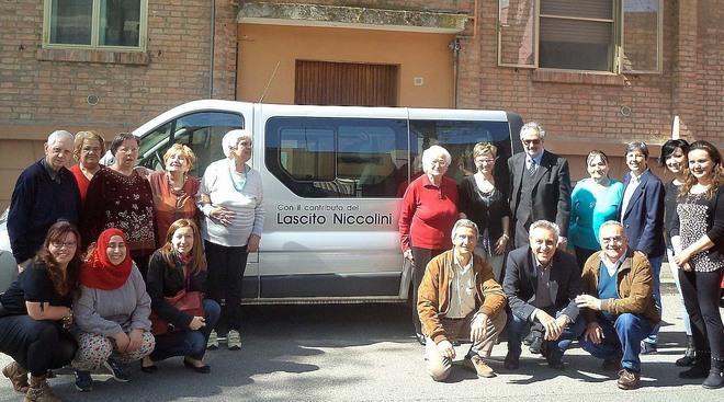 Un pulmino per gli anziani del centro diurno del Barco