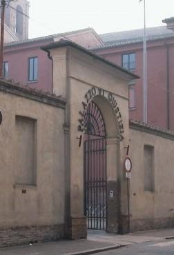 Accusati di abusi su bimba disabile