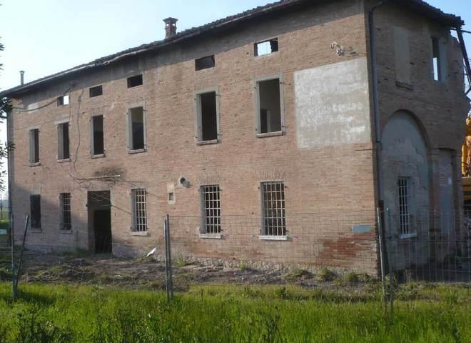 Giù Casa Reggiani, salta il consiglio 