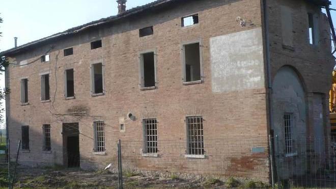 Giù Casa Reggiani, salta il consiglio