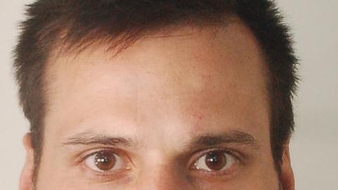 Ruba una maglia: arrestato