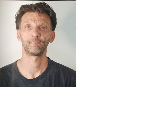Ruba all'Usl e aggredisce la guardia giurata, arrestato 