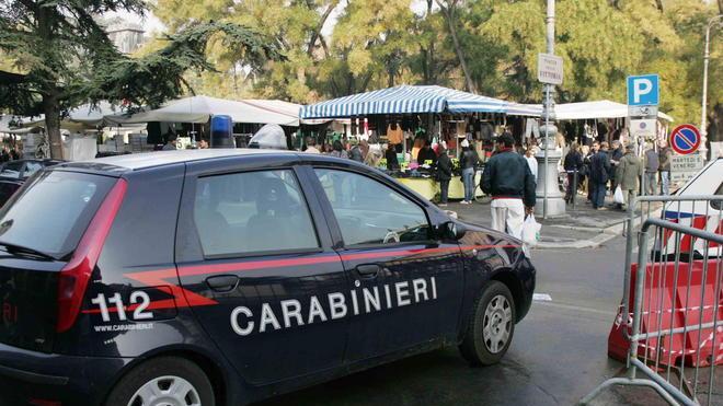 Casalinghe-borseggiatrici in azione al mercato