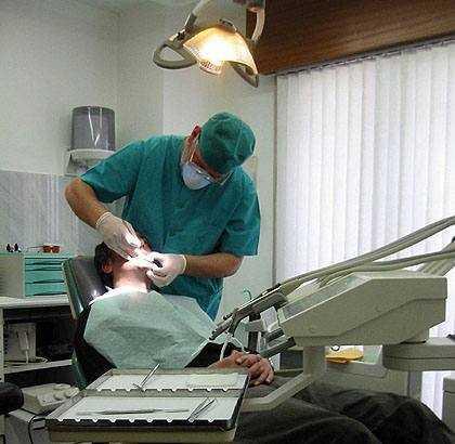 I carabinieri scoprono falso dentista 