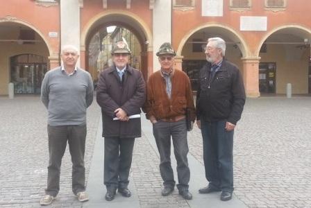 Gli alpini compiono 80 anni e festeggiano con la fanfara