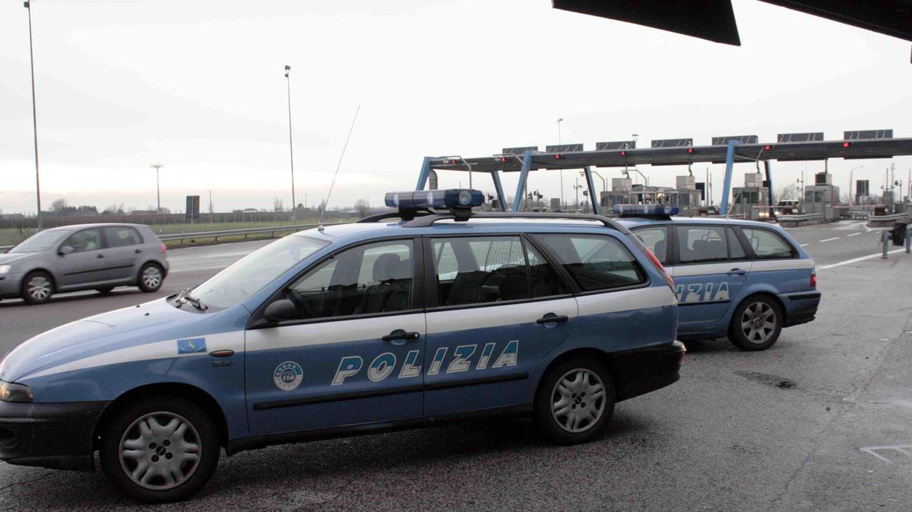 Bestemmiano in auto: inseguiti e multati dalla Polstrada