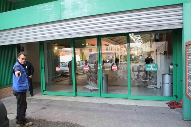 Sorpreso a rubare cosmetici, giovane denunciato per furto 