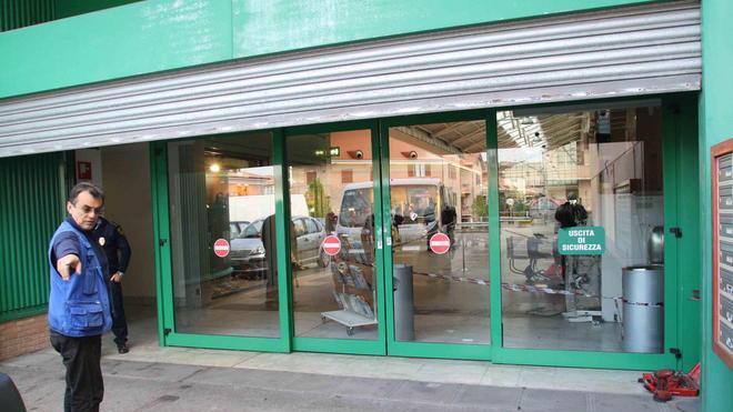 Sorpreso a rubare cosmetici, giovane denunciato per furto