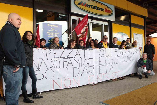 Mercatone Uno, addetti in sciopero contro i tagli 