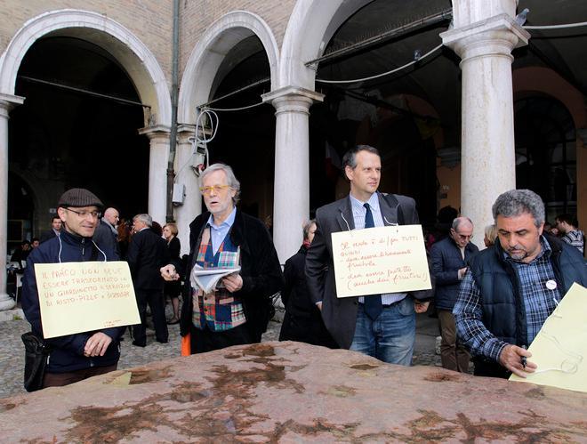 Cemento nel Parco /  Chioschi, la pioggia non ferma il corteo - FOTO - VIDEO 