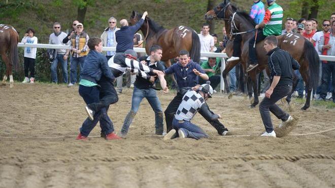 Calci e pugni in Buca al Gran premio donatori di sangue Fratres