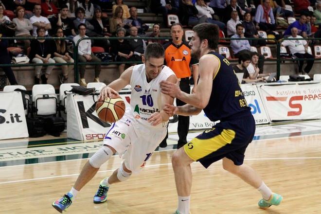 Mobyt sottotono, Recanati si impone 