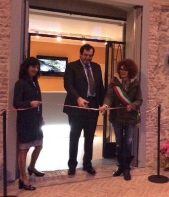 Taglio del nastro per il nuovo centro dedicato ai turisti