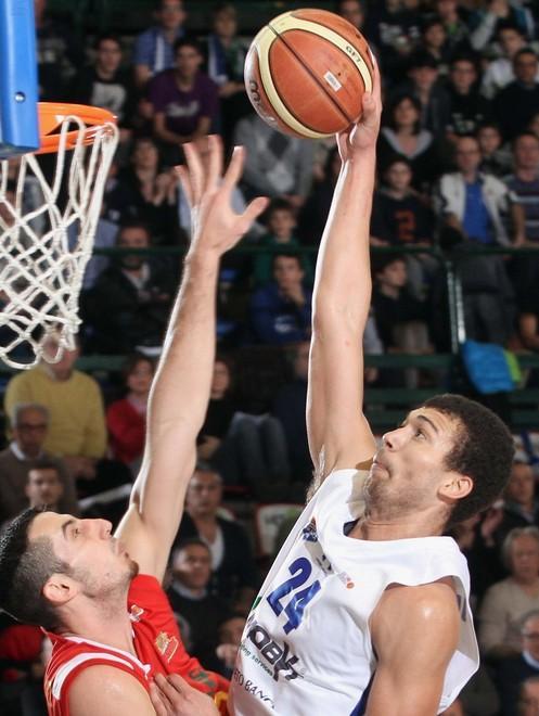 Mobyt sull’asse Amici-Jennings per battere Recanati 