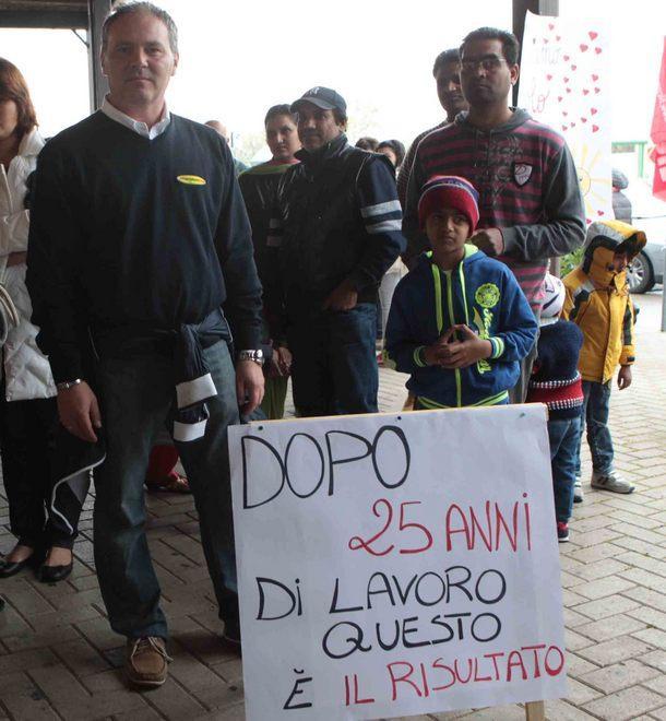 Sciopero e picchetto dei lavoratori del Mercatone Uno