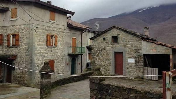 Raid di furti nelle case di Cerreto Alpi