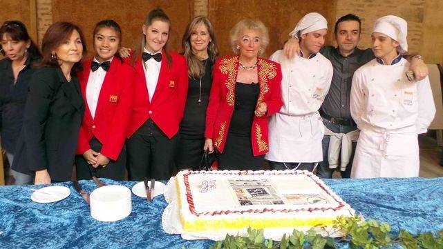 La Nuova ha 25 anni. Un coro di auguri dai nostri lettori «Buon compleanno!»