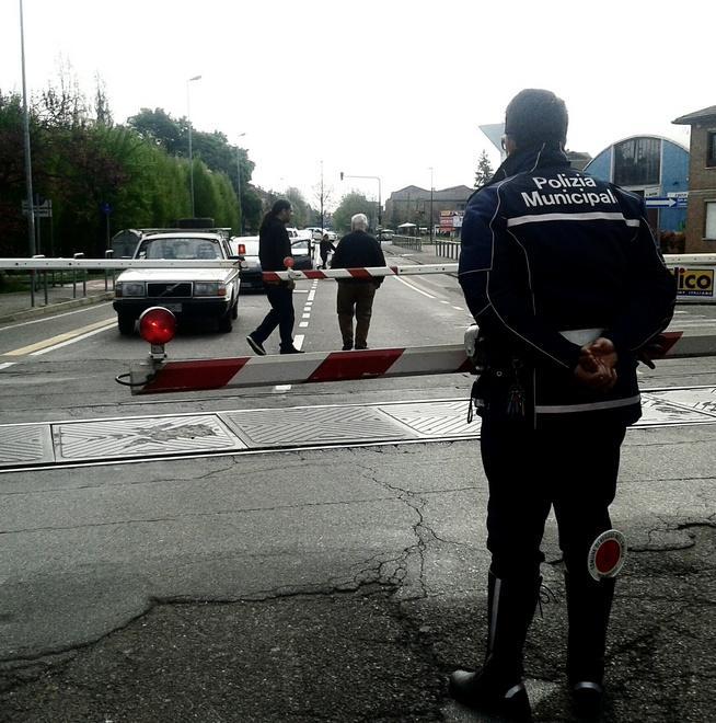 Sbarre bloccate per 2 ore, traffico in tilt 