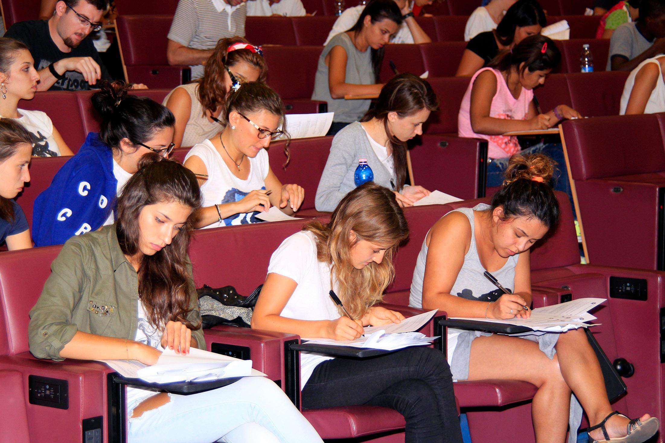 Test a Medicina: uno su sei passerà 