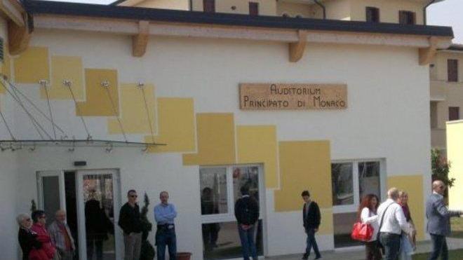 Ligabue inaugura il polo scolastico FOTO