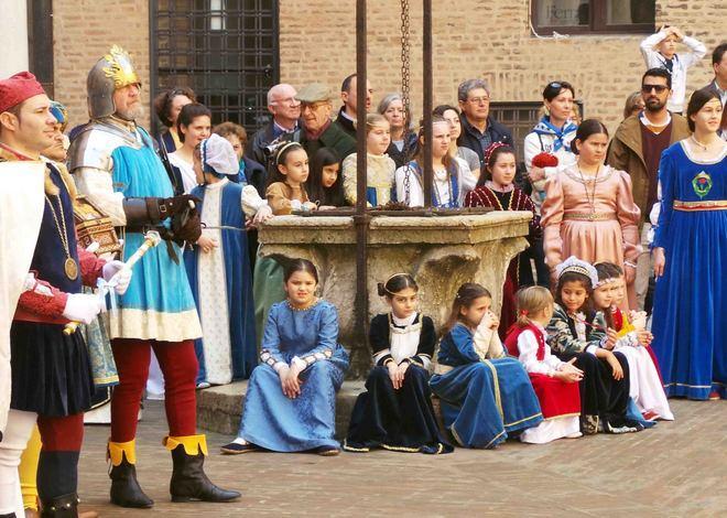 Ieri in scena la contrada S. Benedetto