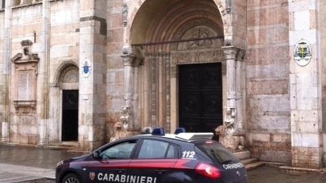 Scippato della catenina d’oro da due donne in via Ravenna