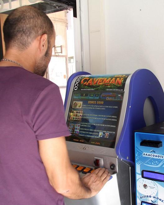 Crescono i malati di gioco: è allarme pure nella Bassa 