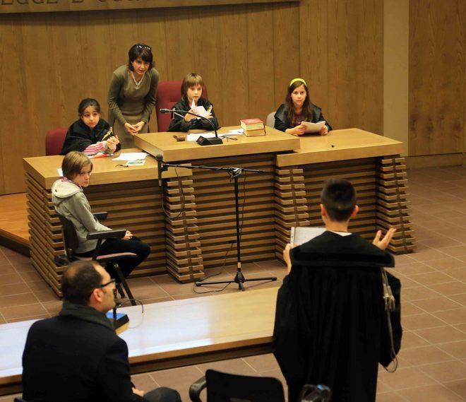 Giudici e avvocati in erba per un giorno in tribunale 