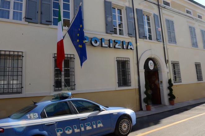 Picchia la moglie, arrestato dalla polizia 