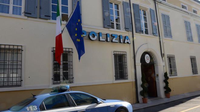 Picchia la moglie, arrestato dalla polizia