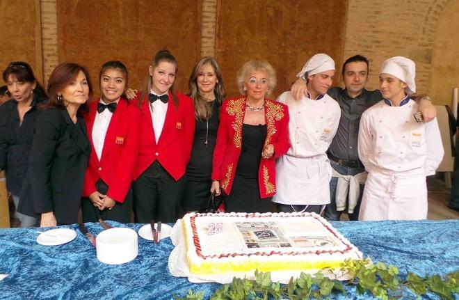 La Nuova ha 25 anni. Un coro di auguri dai nostri lettori «Buon compleanno!» 