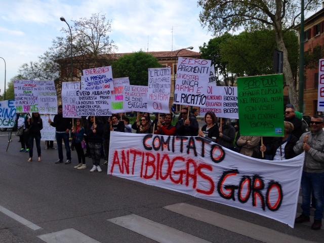 «No al biogas», la protesta di Goro in corso Isonzo 