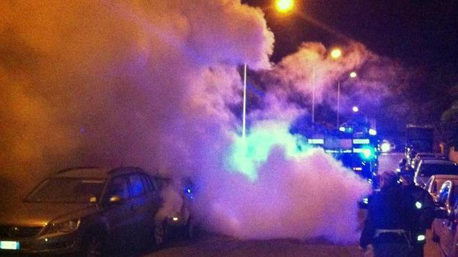 Notte di fuoco a Cagliari e hinterland, bruciate 6 auto 