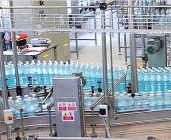 Bevono acqua al detersivo quattro vanno in ospedale 