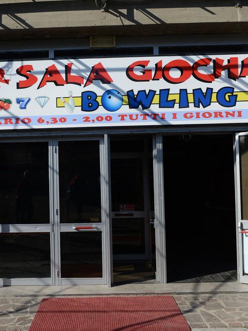 Fallisce l’assalto al bowling L’allarme fa fuggire i ladri 