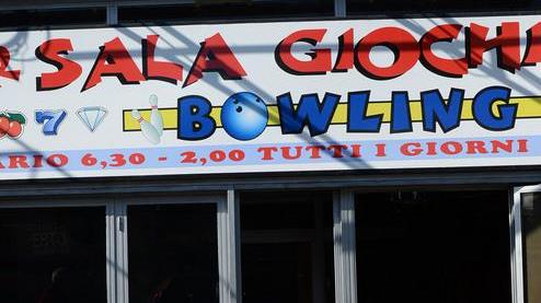 Fallisce l’assalto al bowling L’allarme fa fuggire i ladri