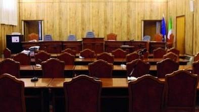 Prete accusato di atti sul bimbo