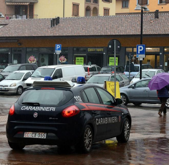 Rubano nelle gioiellerie: arrestate 