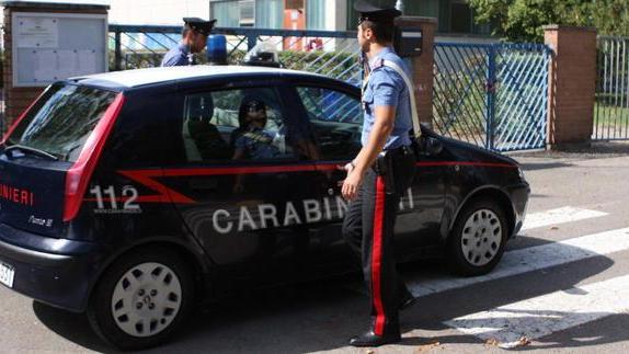 Spettatore fotografa i ladri che derubano i giocatori