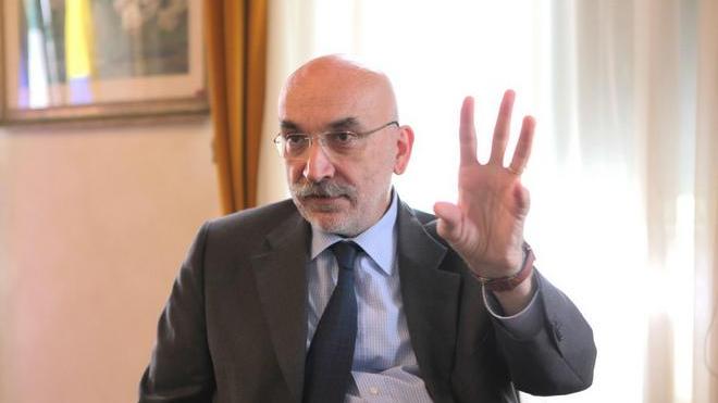 «Bene il Palatipico in piazza Roma ma sia permanente»