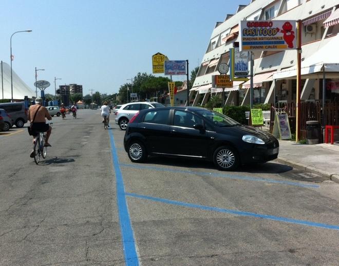 Sosta libera per tutti Il piano parcheggi è rinviato al 2015 