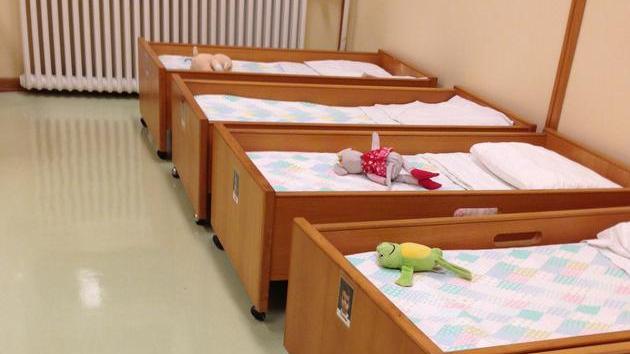 Si ferisce all’asilo a Carpi, i genitori fanno causa