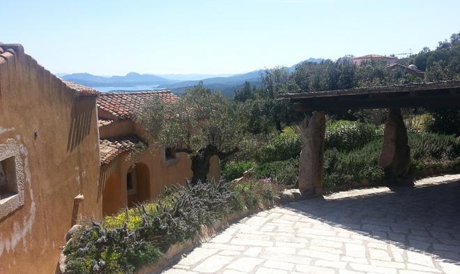 Prezzo “stracciato” per 18 vani vista mare 