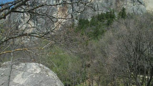 Polemiche contro il Parco per le “sdraio” sulla Pietra