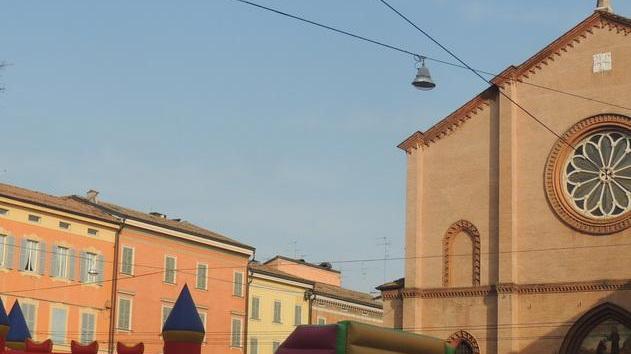 Negozianti, fronte diviso su piazzale San Francesco