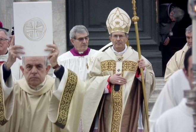 Il vescovo: se mi invitano torno in quella scuola 