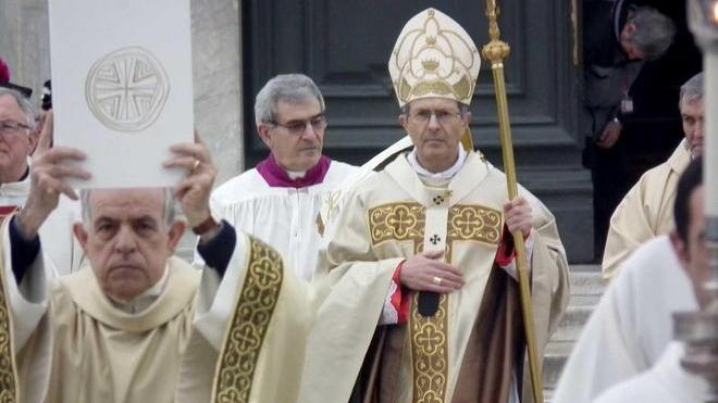 Il vescovo: se mi invitano torno in quella scuola